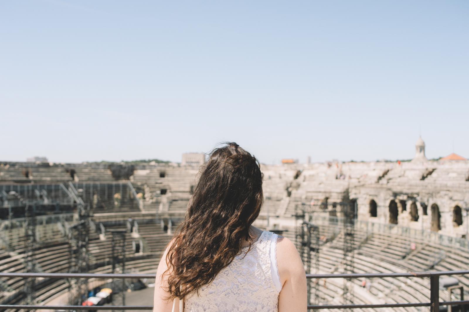 Prise de vue dans les arènes de Nîmes vides Prise de vue dans les arènes de Nîmes vides