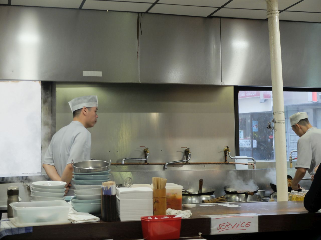 prise de vue dans le restaurant HIGUMA prise de vue dans le restaurant HIGUMA