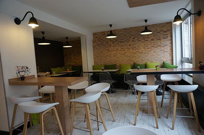 Salle petits déjeuners de l'Ibis Styles Paris Buttes Chaumont Salle petits déjeuners de l'Ibis Styles Paris Buttes Chaumont