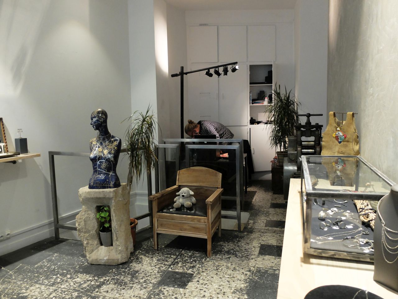 Prise de vue dans la boutique Jonas Bowman Prise de vue dans la boutique Jonas Bowman