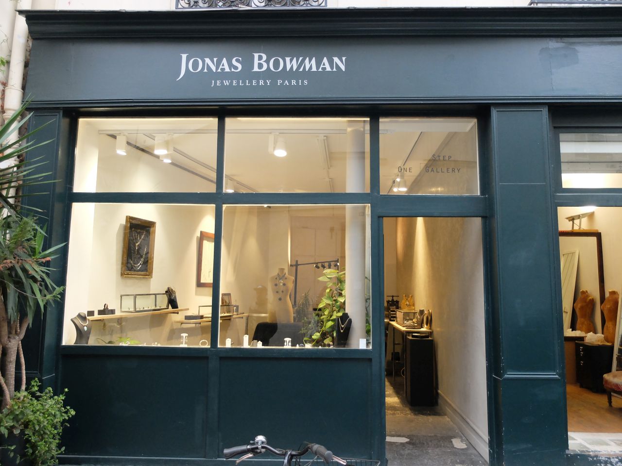 Prise de vue dans la boutique Jonas Bowman Prise de vue dans la boutique Jonas Bowman
