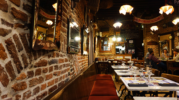 Prise de vue de l'intérieur du restaurant La Pâte Brisée Prise de vue de l'intérieur du restaurant La Pâte Brisée